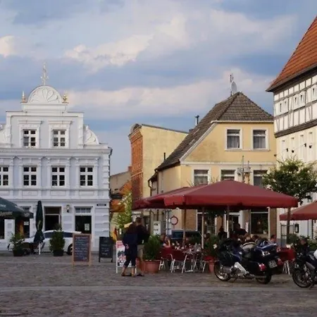 Mit Balkon Und Wasserblick Apartment